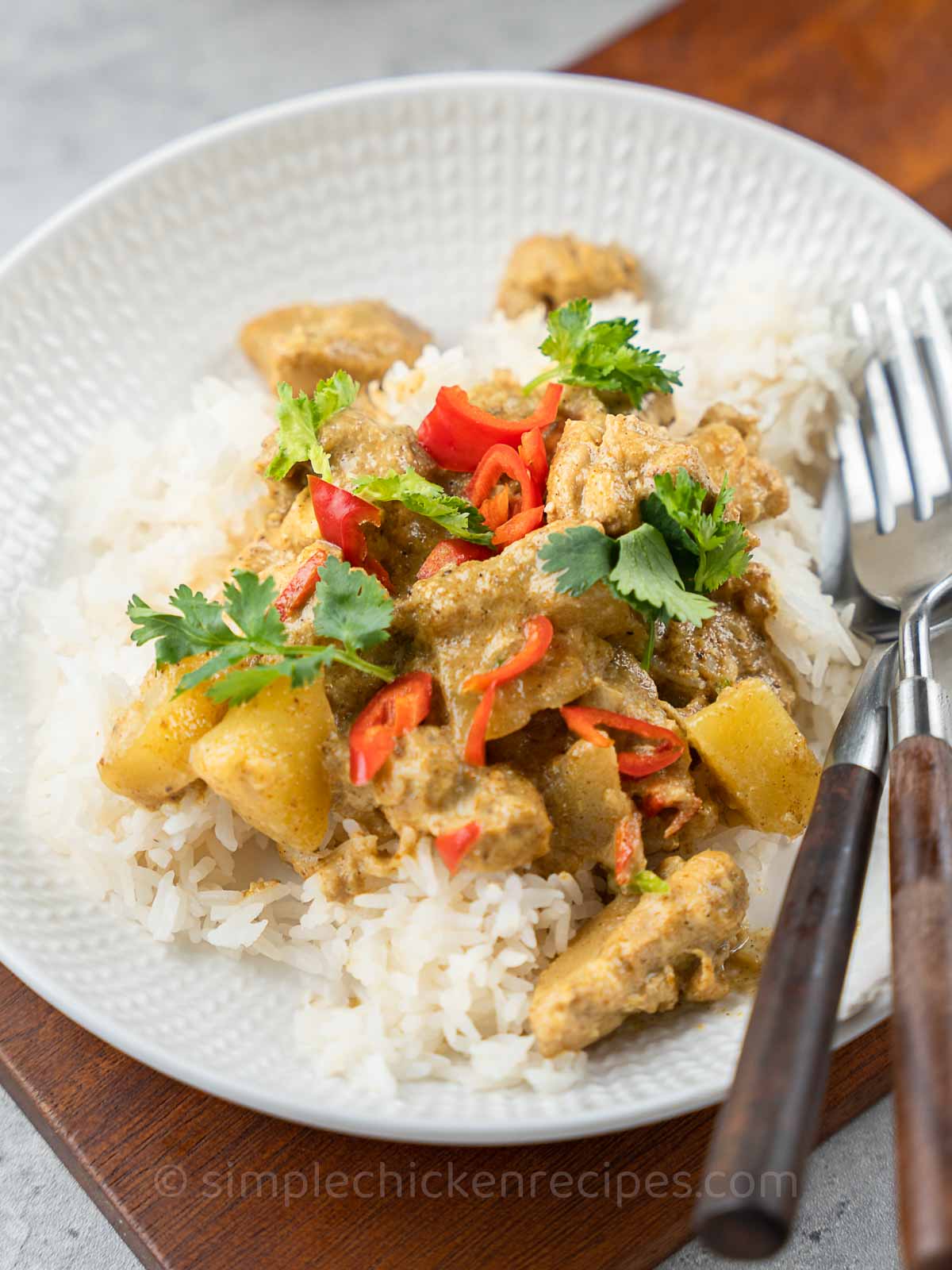 chicken curry with white rice.